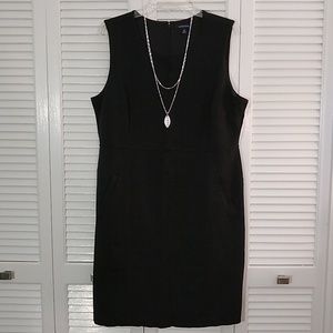Excellent condition black dress with pockets!!!